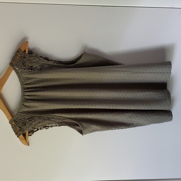 Like new! Les Serein Nalu crochet detail knit tank in olive, size XXL. - Picture 2 of 3